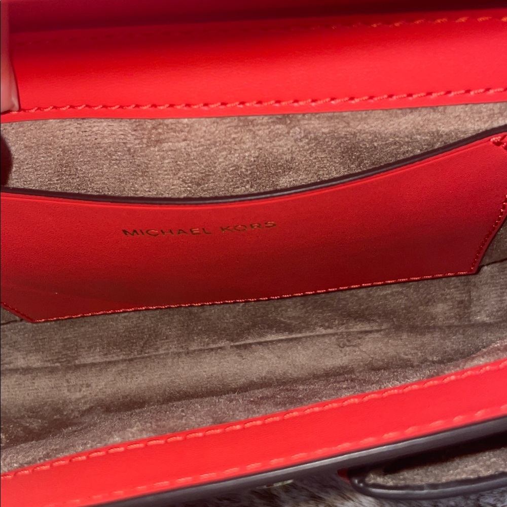Michael Kors ‘Colby’ Medium Shoulder Bag - Picture 12 of 14